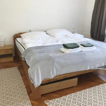 公寓 Dora Apartman Bük